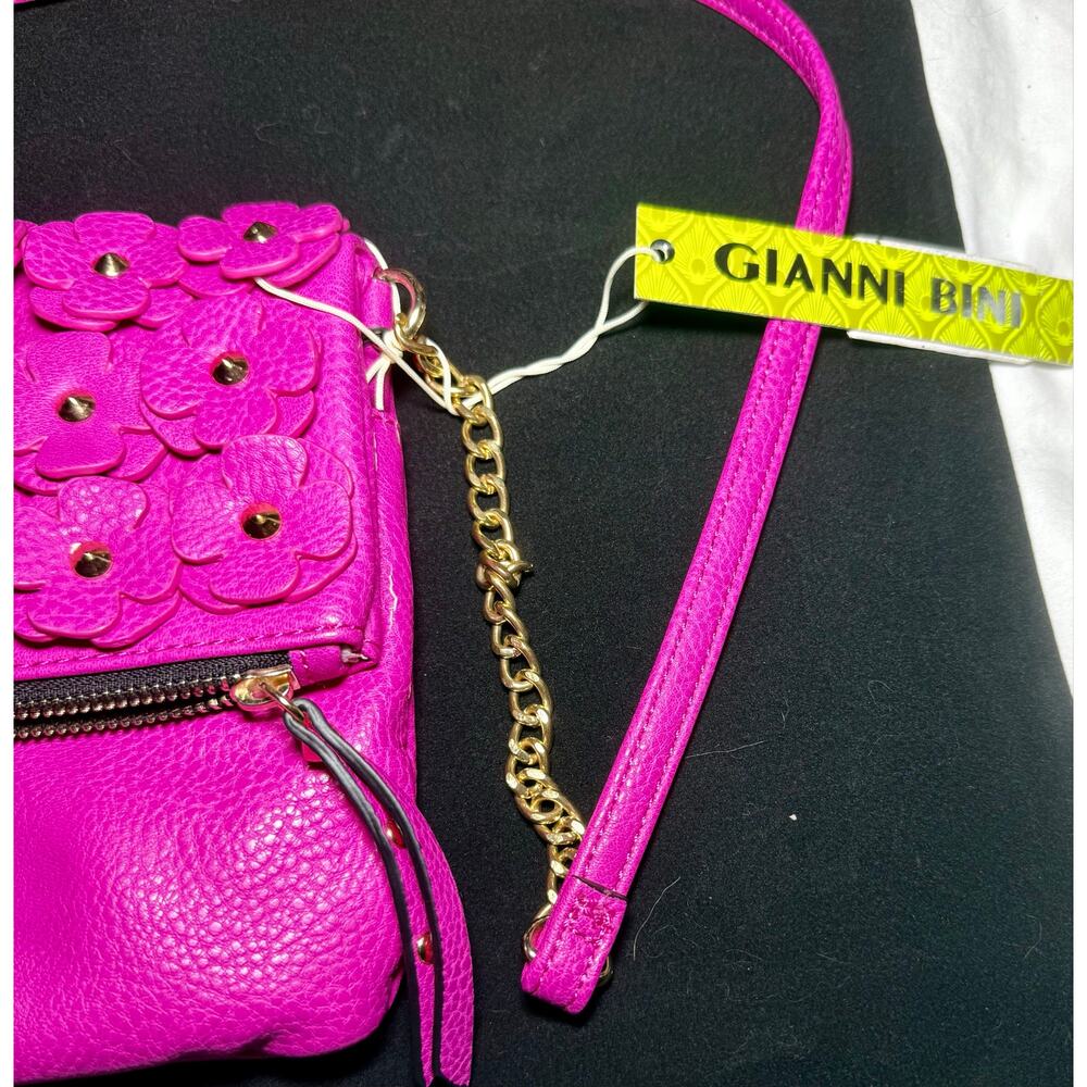 Gianni Bini NWT Hot Pink Floral Appliqué Crossbody Bag Gold Chain - Picture 7 of 15